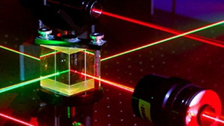 光电材料与器件 照亮信息时代的核心引擎